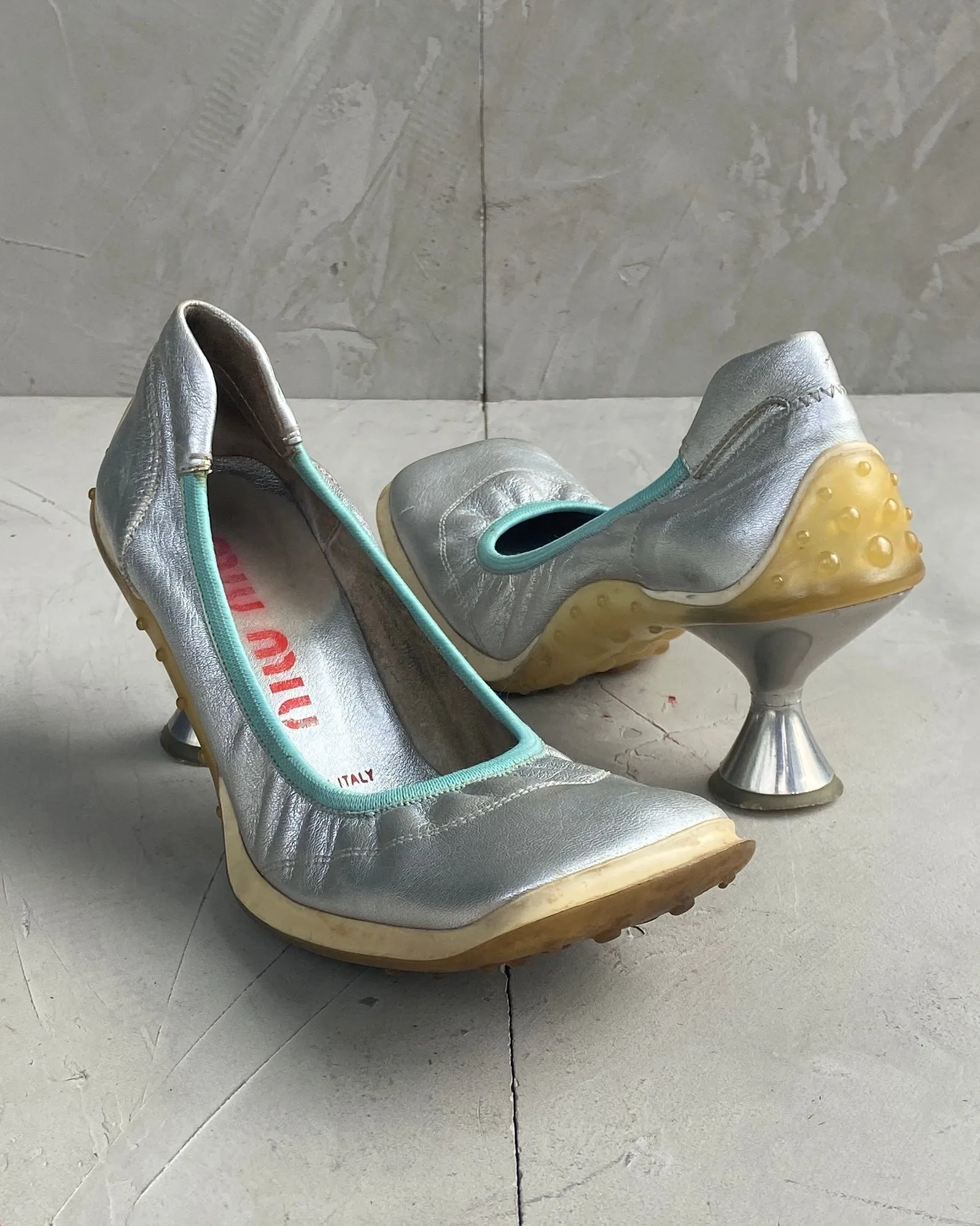 MIU MIU FW99 BUBBLE SOLE METALLIC SILVER HEELS - EU 37 / UK 4